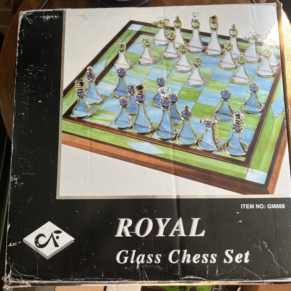 Vintage Royal Leaded Stained Glass Chess Set Blue Green White